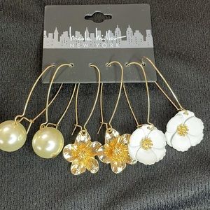 Nicole Miller Jewelry earring set